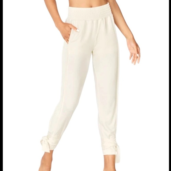 Fabletics Emilia sweatpant tie bottom size XXS in egret cream color - Picture 1 of 14